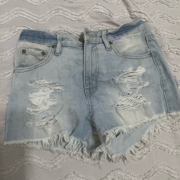 Aeropostale Light Wash Jean Shorts. - Picture 1 of 3